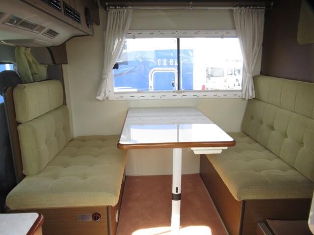 キャンピングカーキャブコン