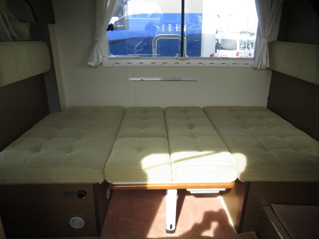 キャンピングカーキャブコン