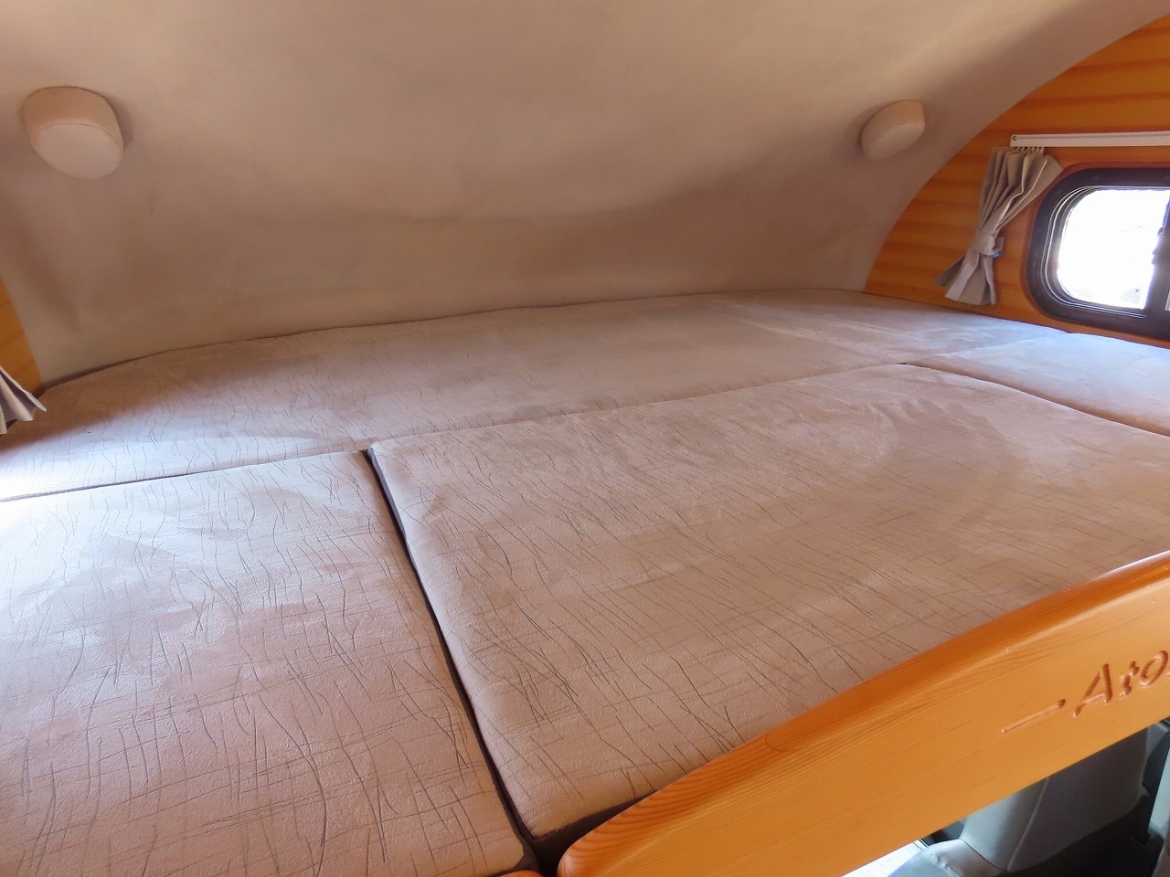 キャンピングカーキャブコン