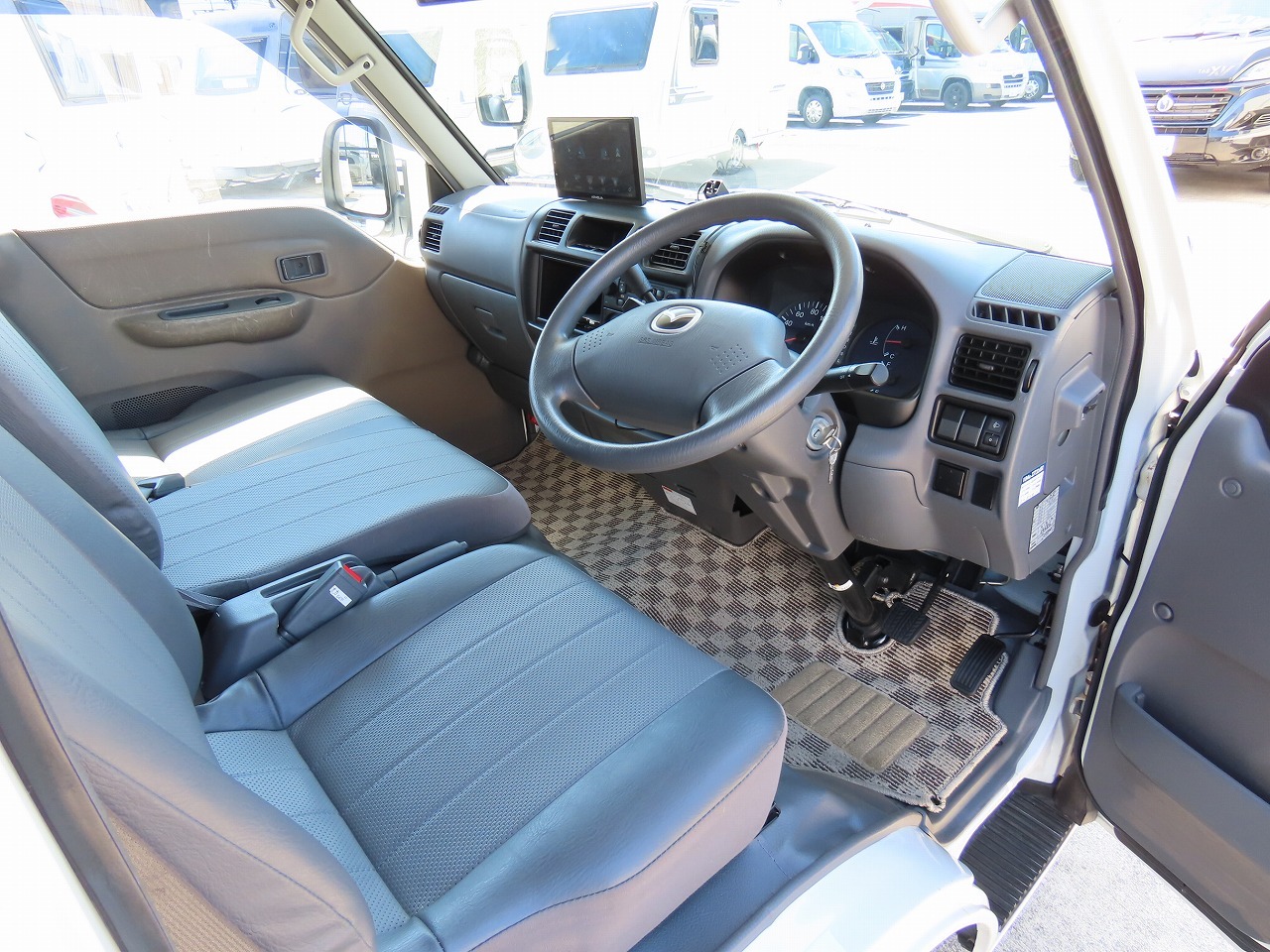 キャンピングカーキャブコン