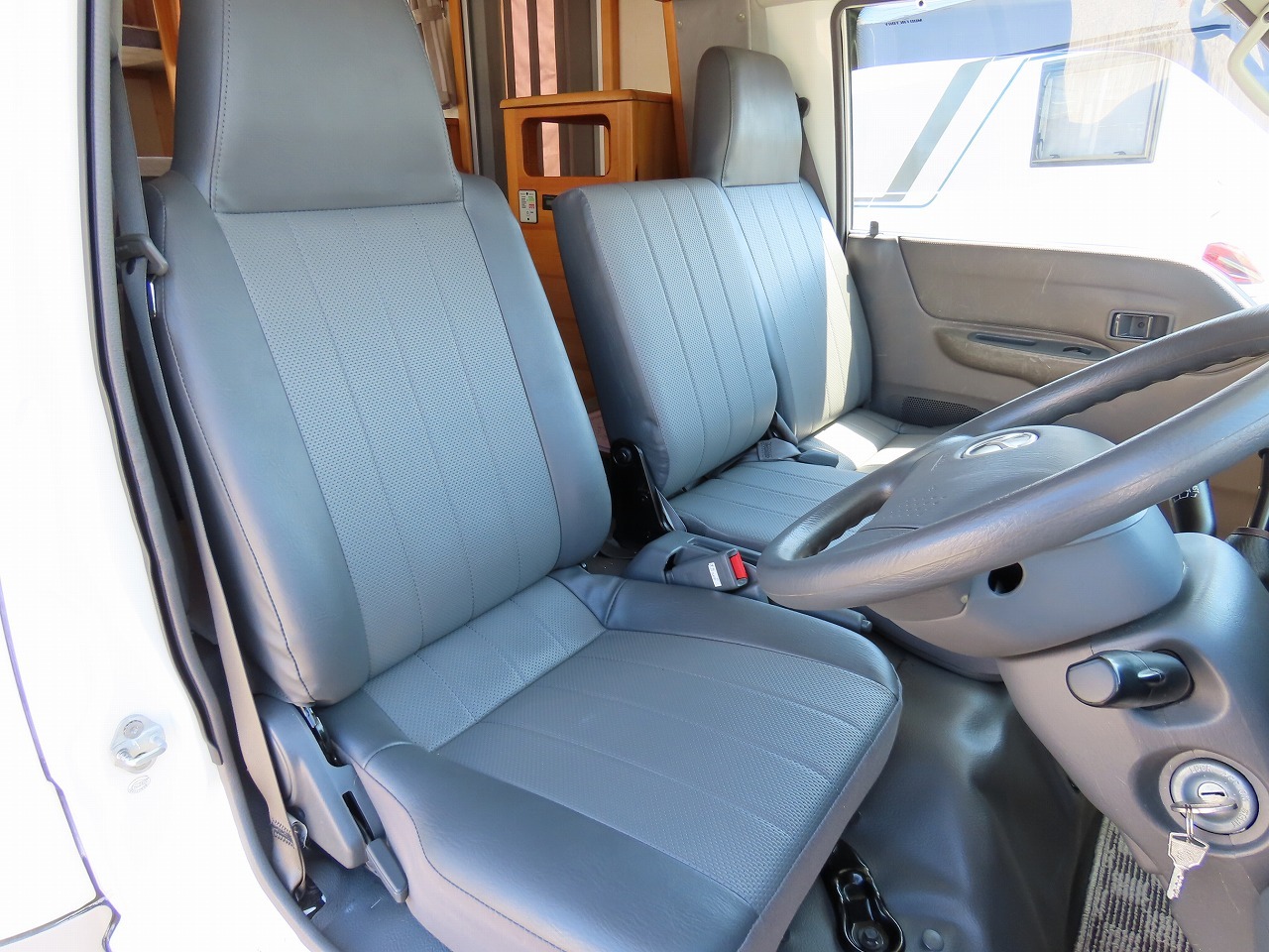 キャンピングカーキャブコン