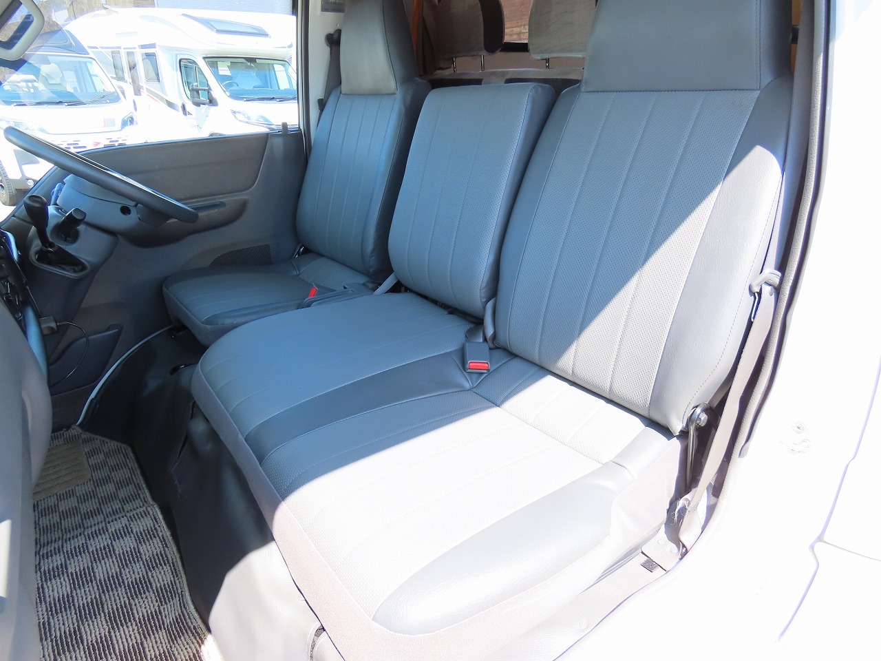 キャンピングカーキャブコン