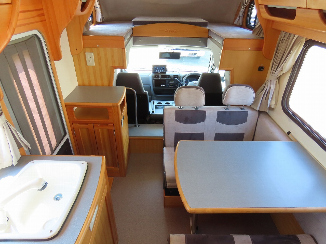 キャンピングカーキャブコン