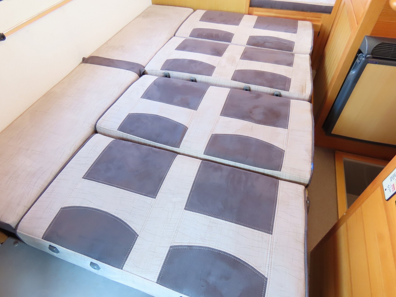 キャンピングカーキャブコン