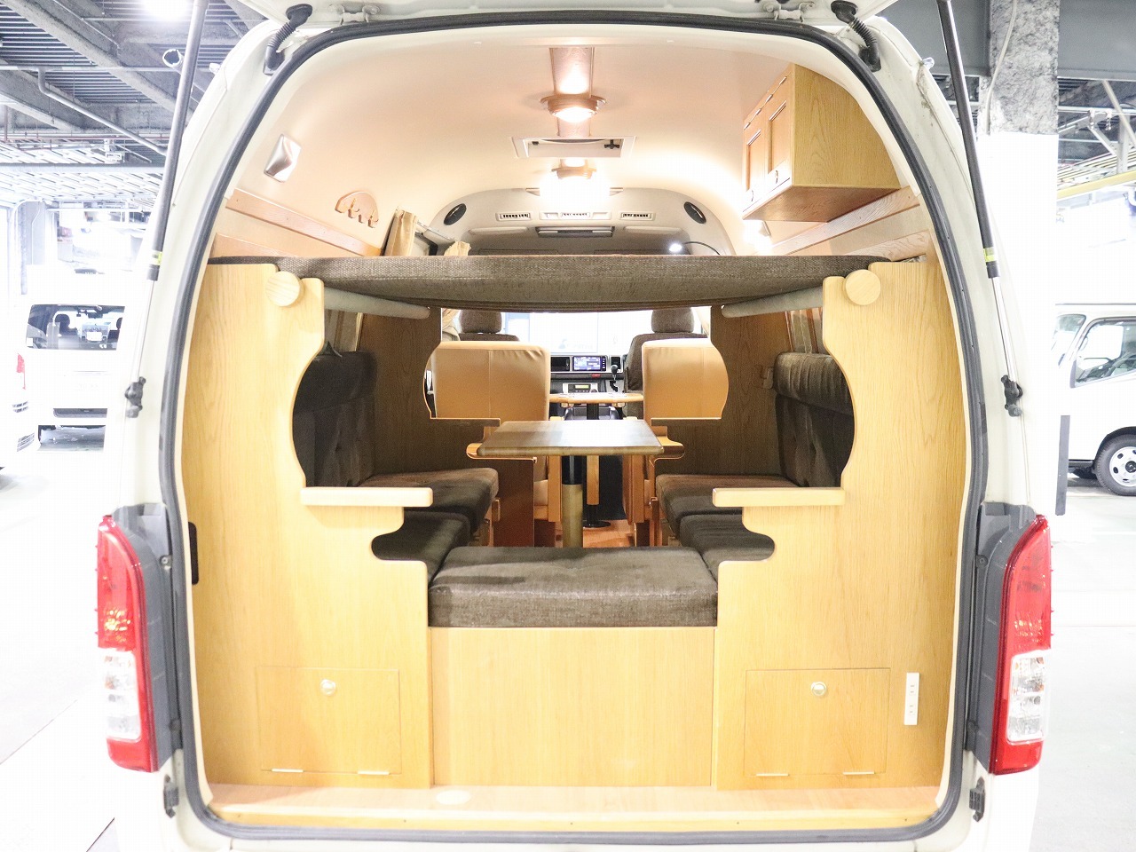 キャンピングカーバンコン