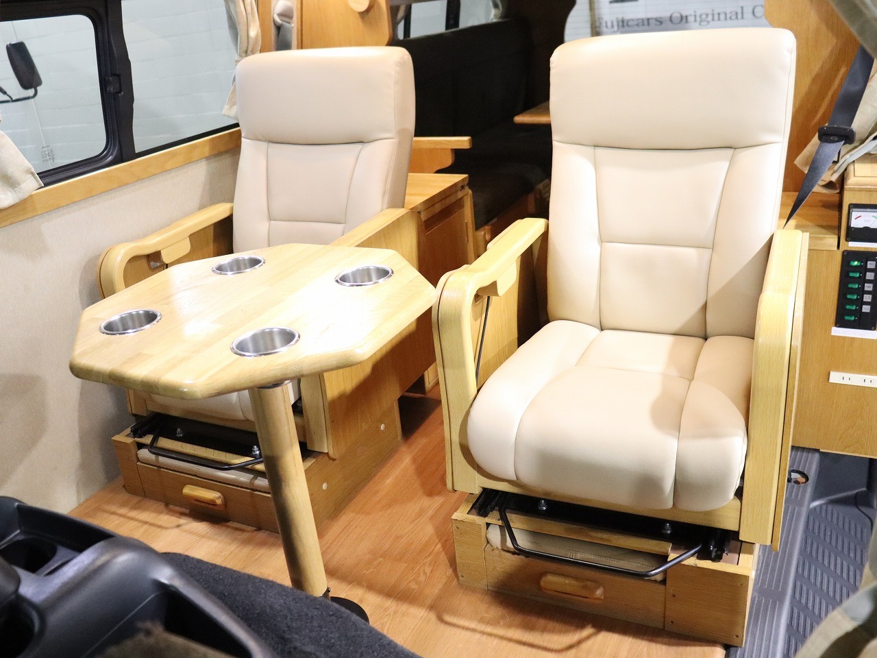 キャンピングカーバンコン