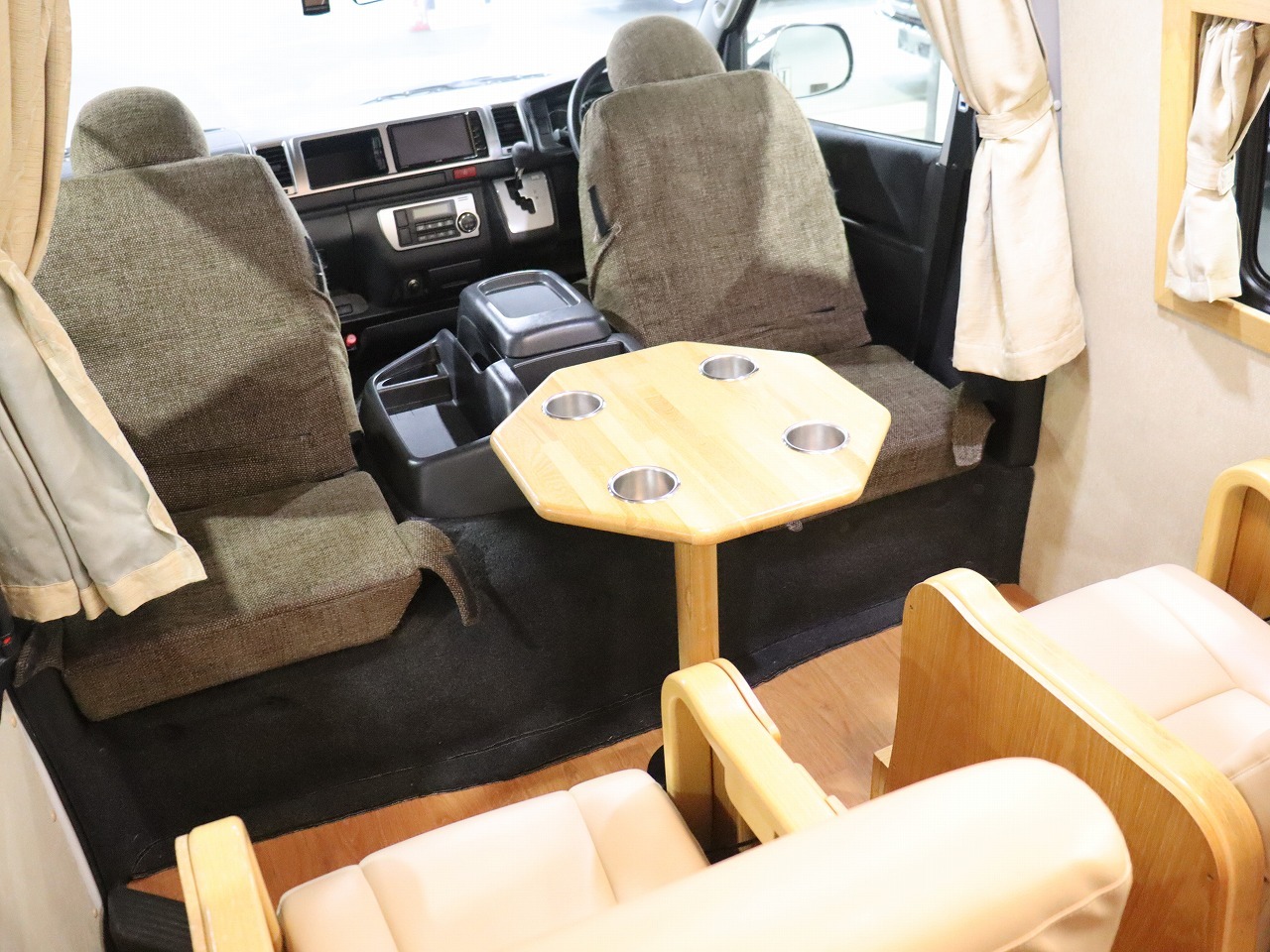 キャンピングカーバンコン