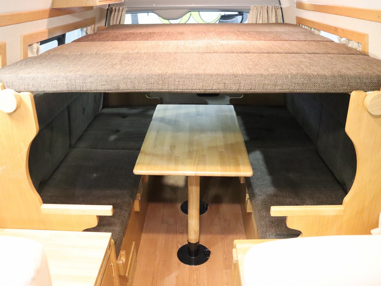 キャンピングカーバンコン