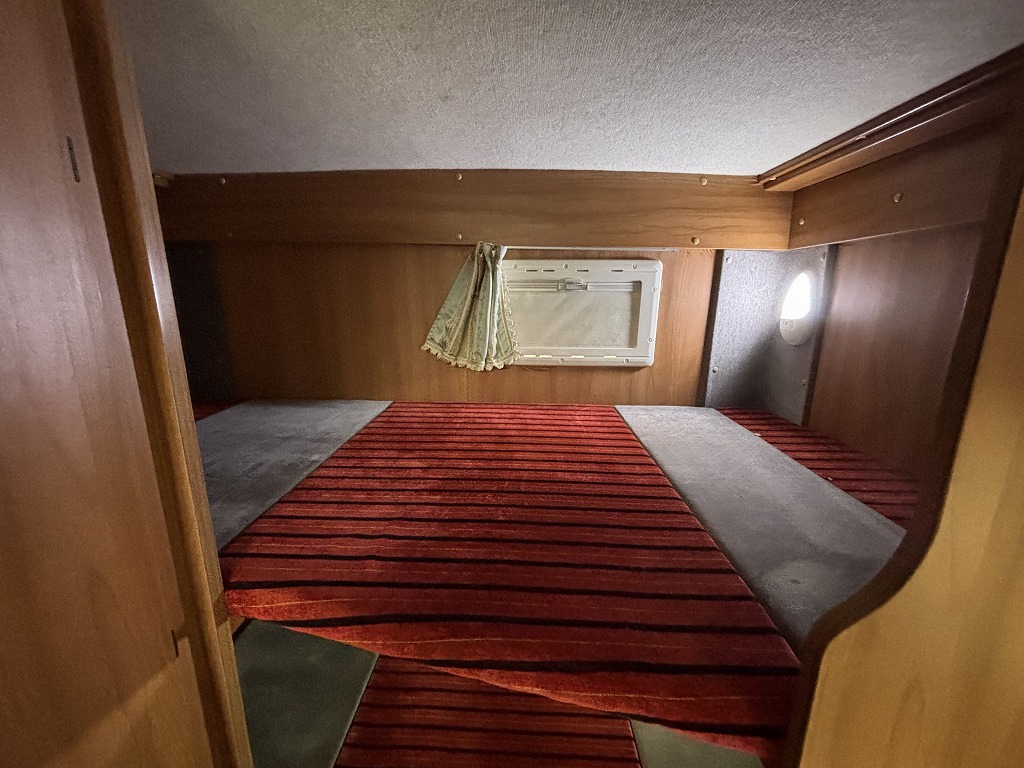 キャンピングカーキャブコン