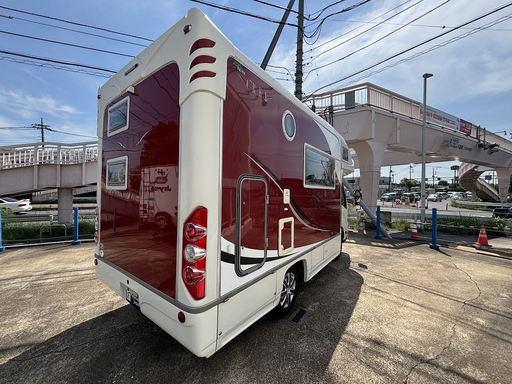 キャンピングカーキャブコン