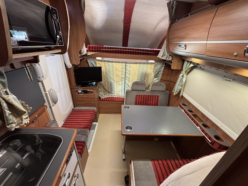 キャンピングカーキャブコン