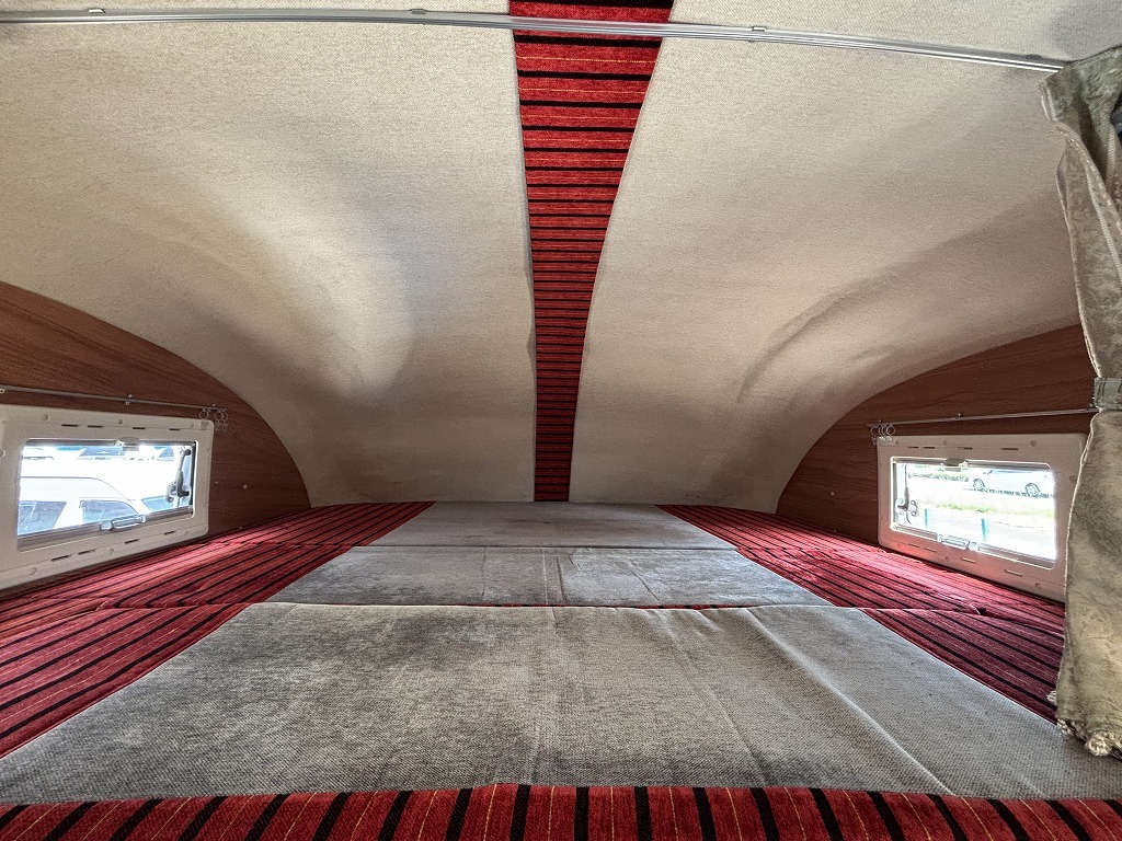 キャンピングカーキャブコン