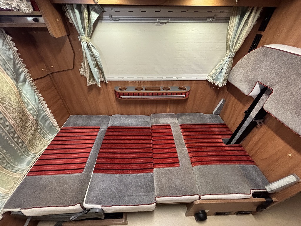 キャンピングカーキャブコン