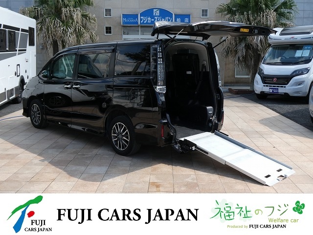 ヴォクシー 福祉車両 ZS スロープ タイプ1