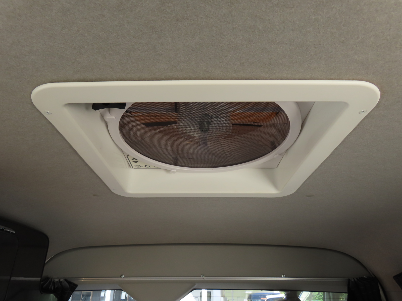 キャンピングカーバンコン