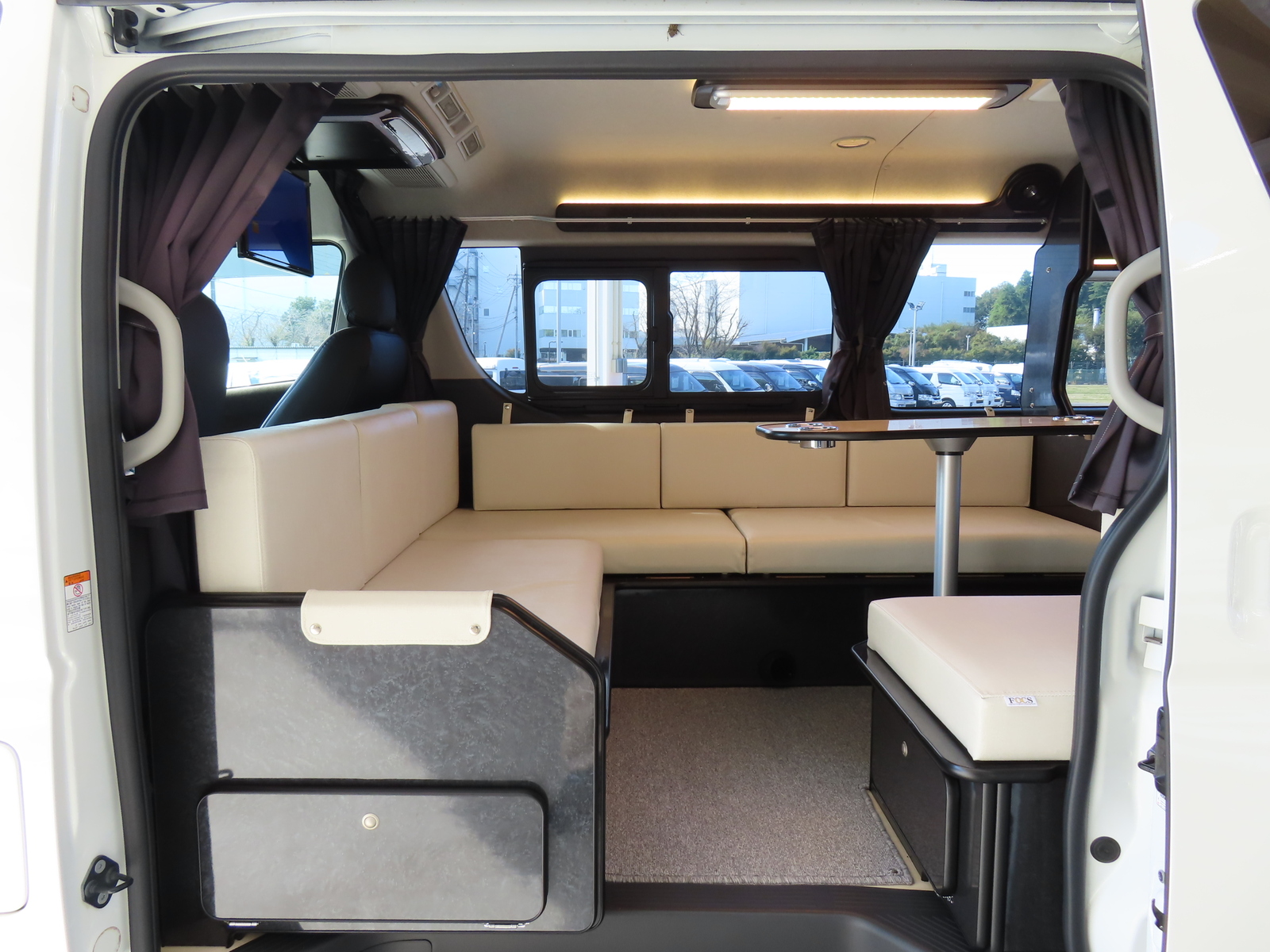 キャンピングカーバンコン