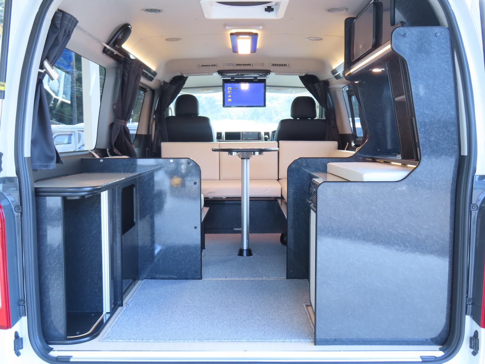 キャンピングカーバンコン