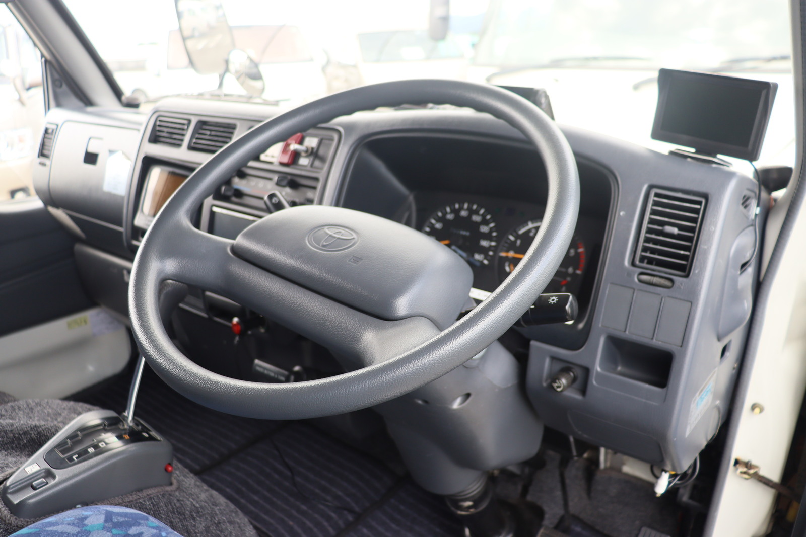 キャンピングカーキャブコン