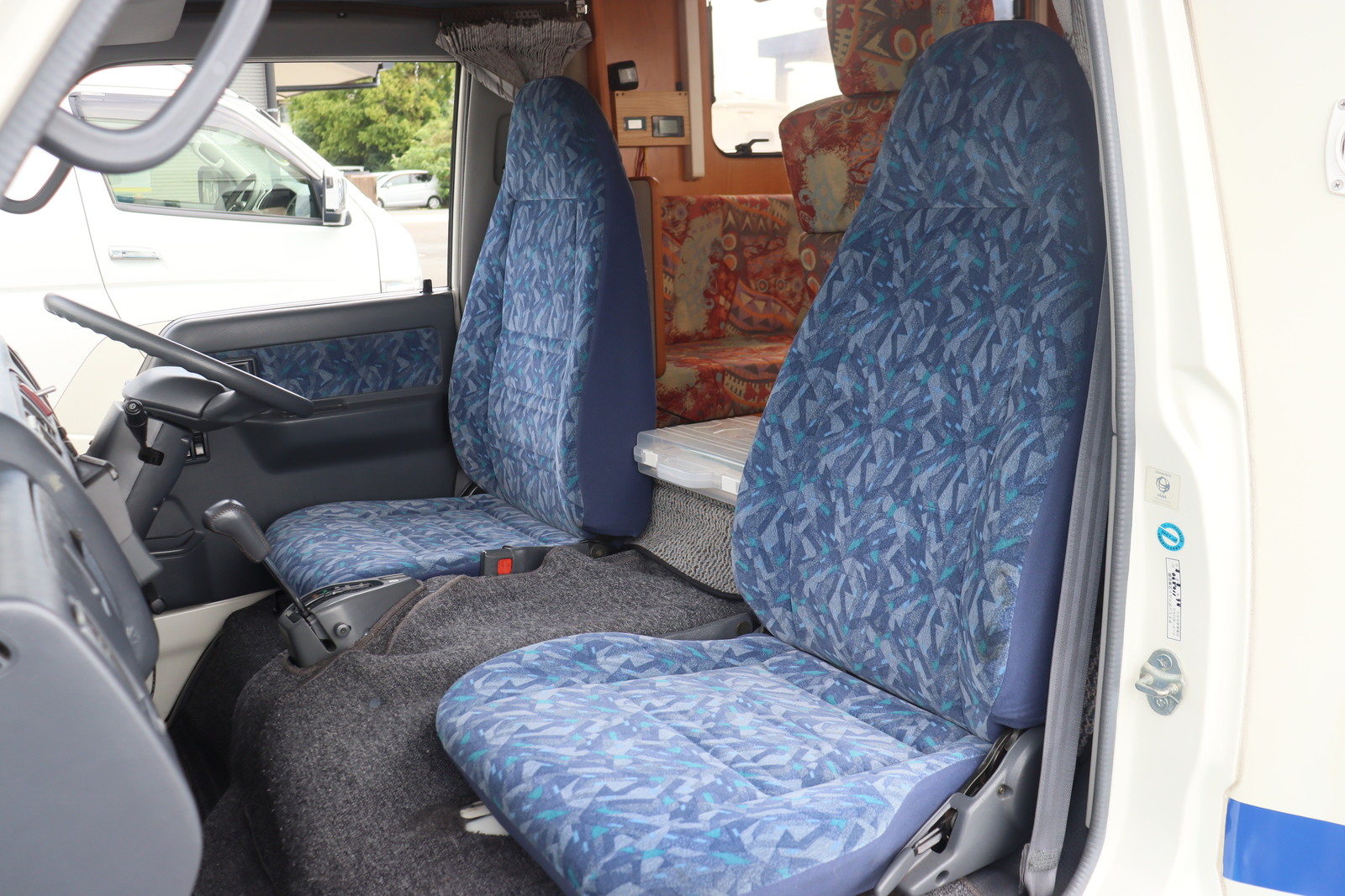 キャンピングカーキャブコン