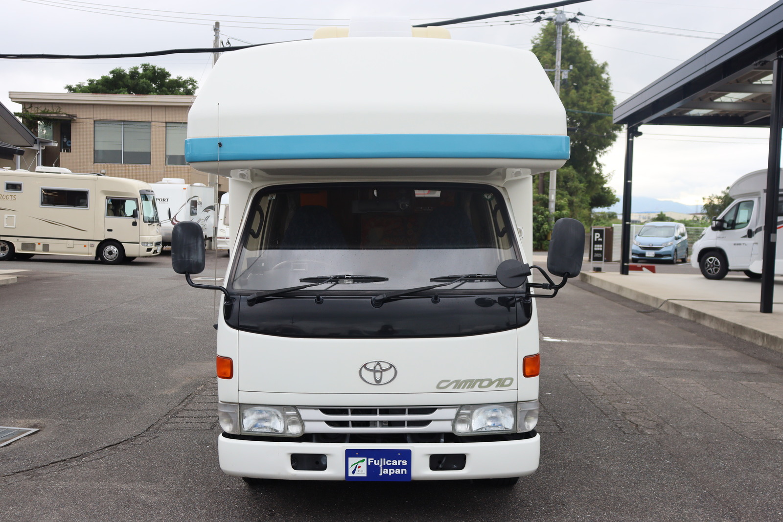 キャンピングカーキャブコン