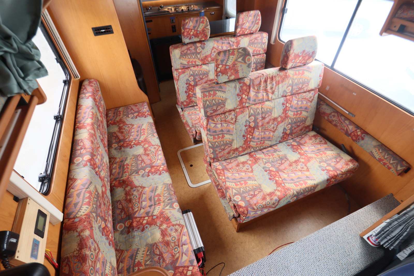 キャンピングカーキャブコン