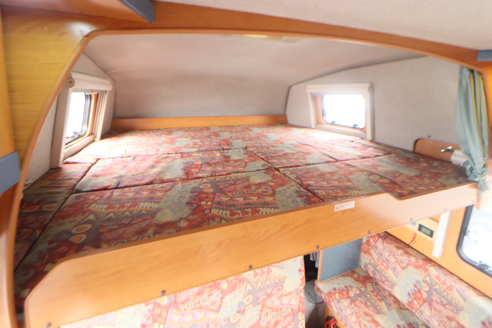 キャンピングカーキャブコン