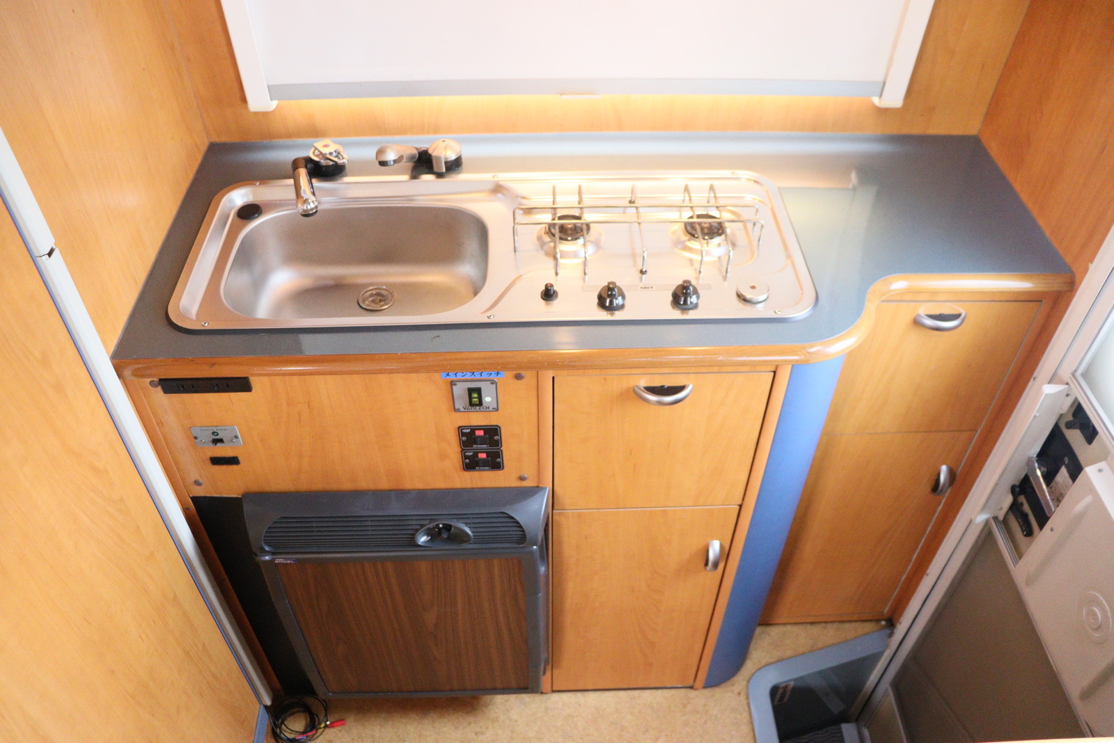 キャンピングカーキャブコン