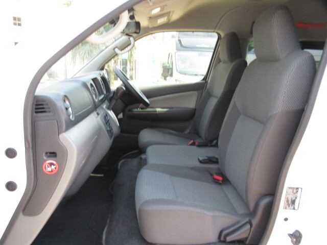 日産NV350キャラバン