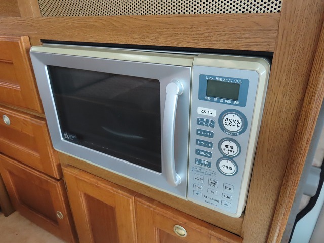 キャンピングカーバスコン