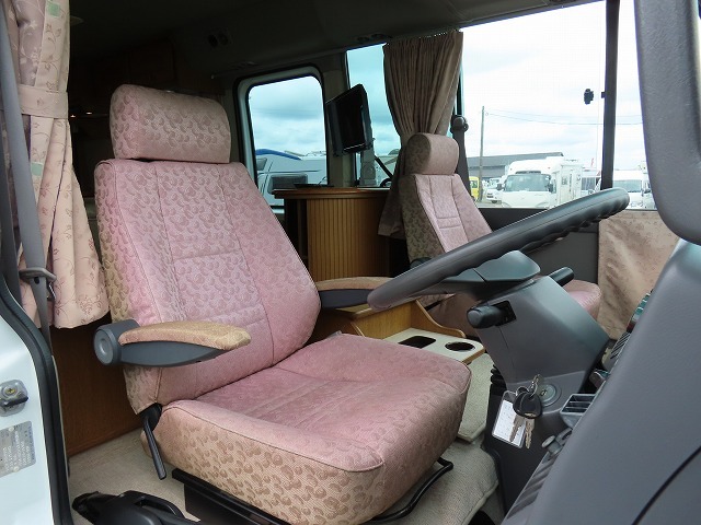 キャンピングカーバスコン