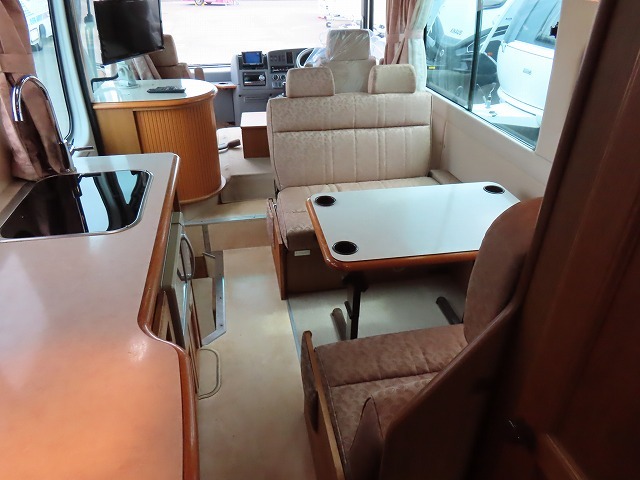 キャンピングカーバスコン