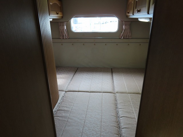 キャンピングカーバスコン