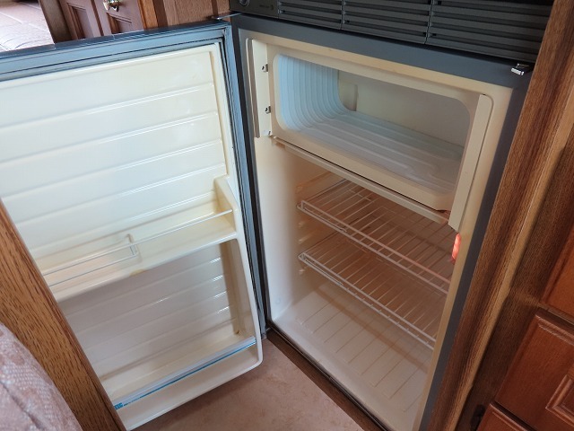 キャンピングカーバスコン