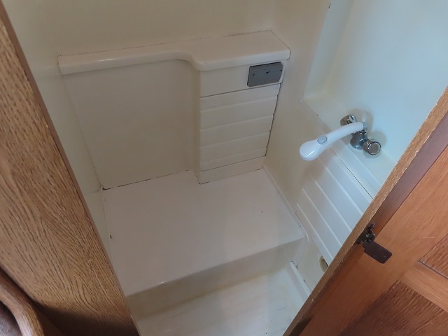 キャンピングカーバスコン