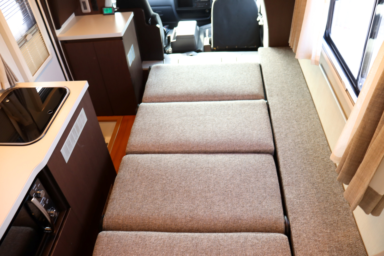 キャンピングカーキャブコン