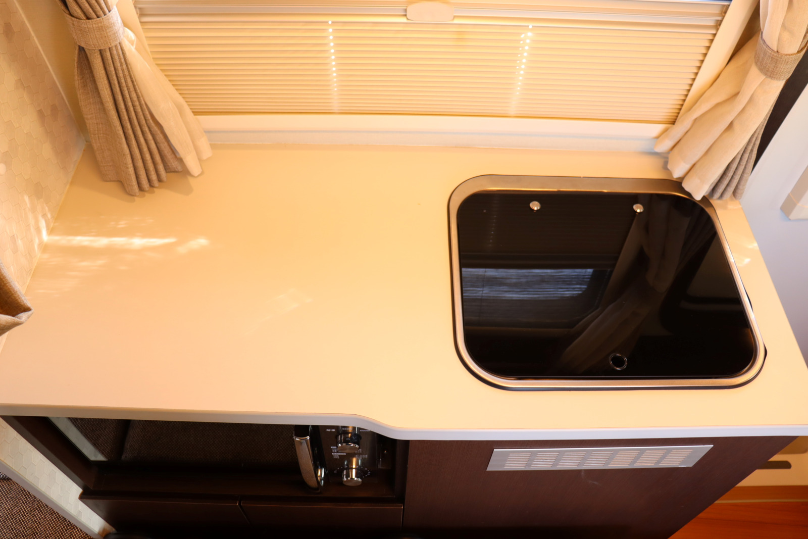 キャンピングカーキャブコン