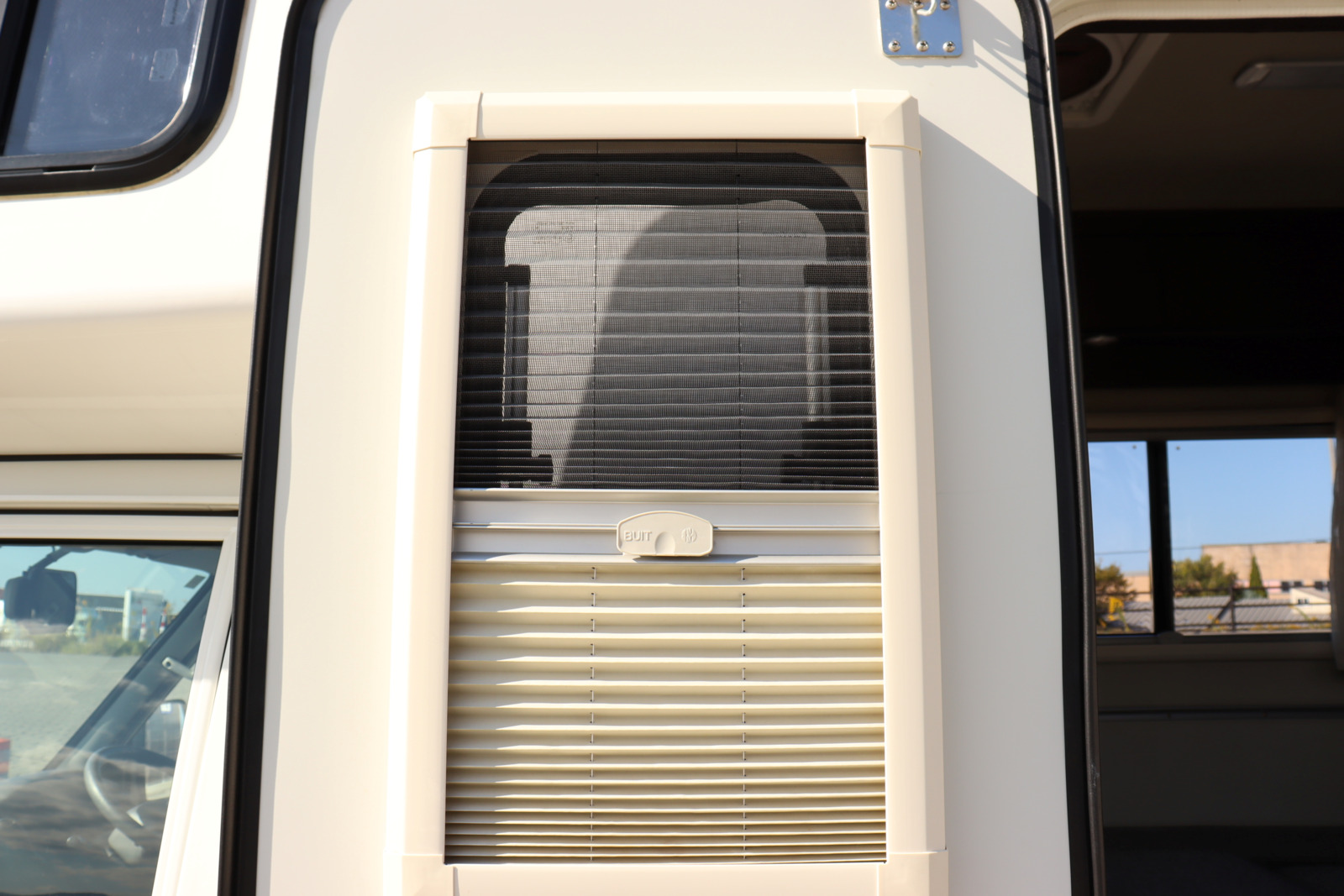 キャンピングカーキャブコン