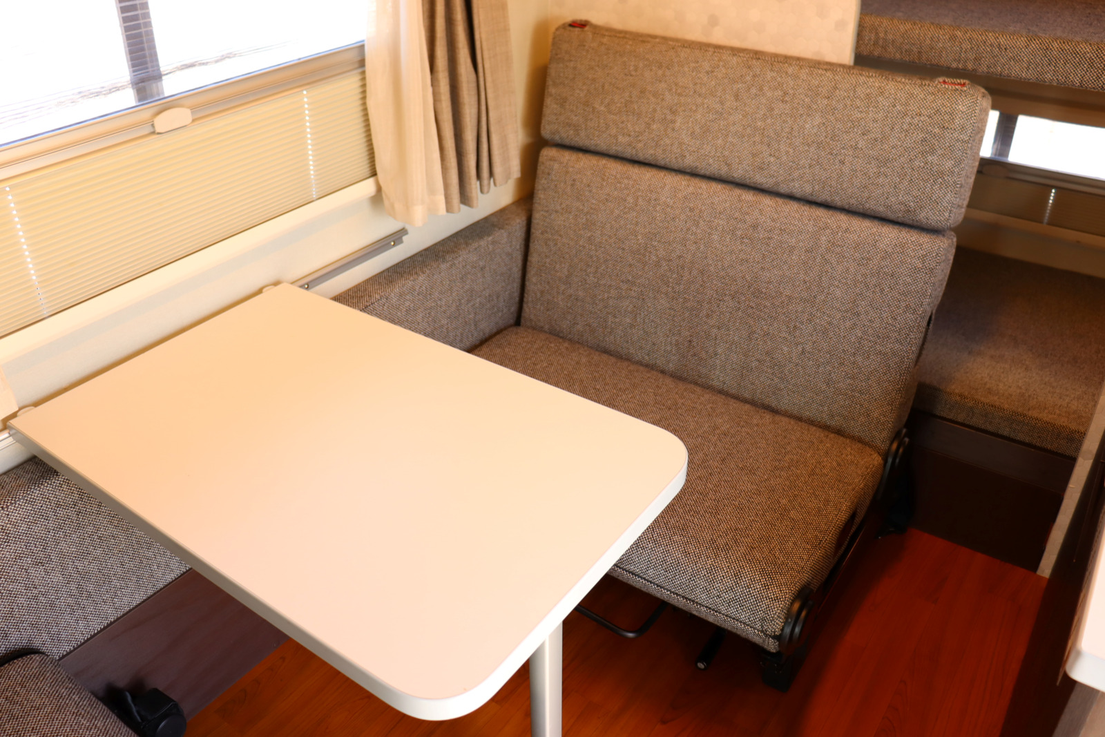 キャンピングカーキャブコン