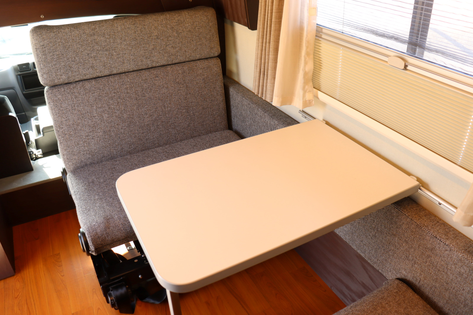 キャンピングカーキャブコン