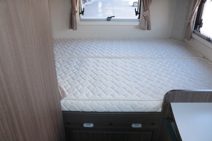 キャンピングカーキャブコン