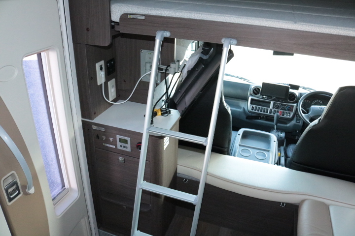 キャンピングカーキャブコン