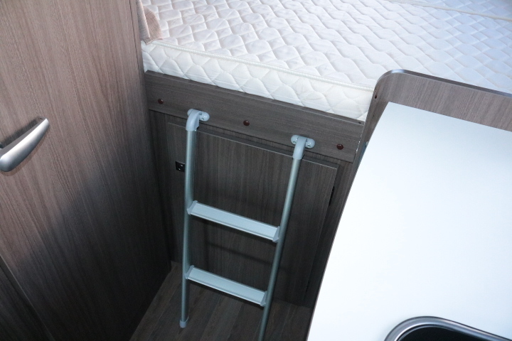 キャンピングカーキャブコン