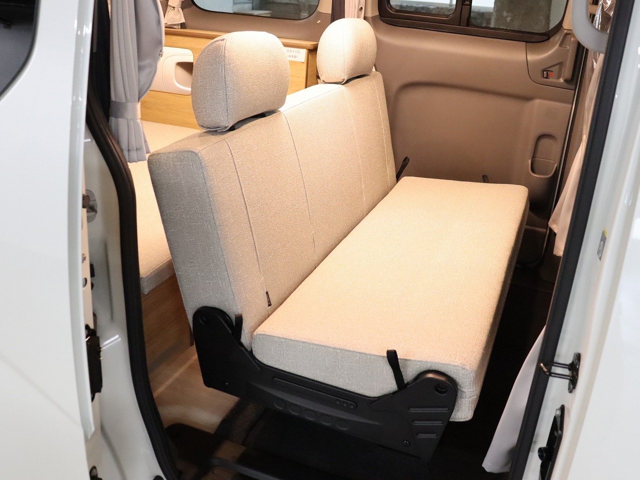 キャンピングカーバンコン