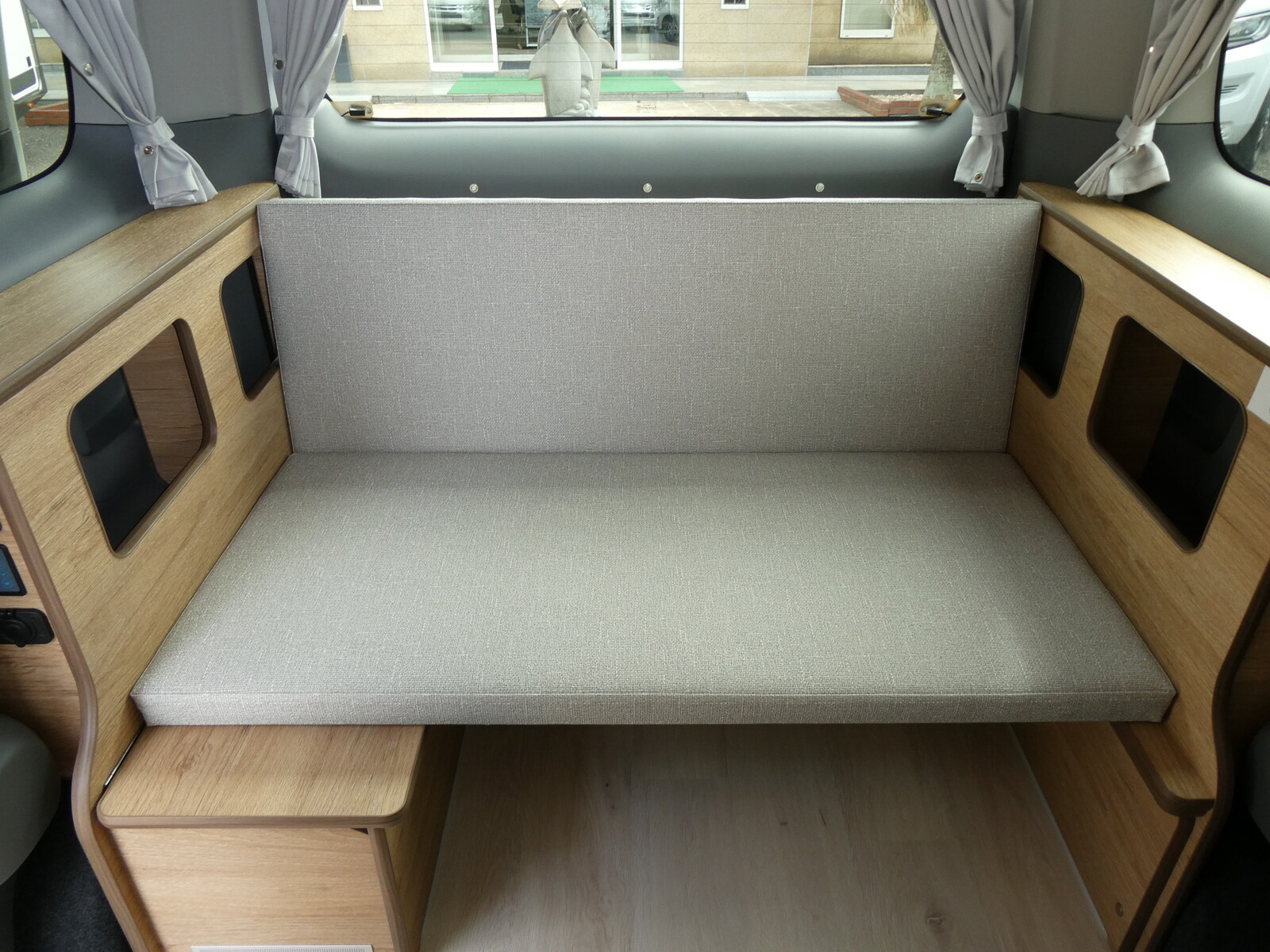 キャンピングカーバンコン