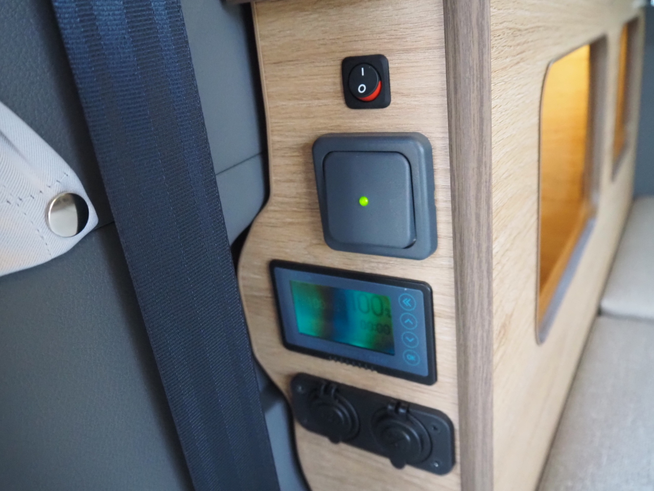 キャンピングカーバンコン