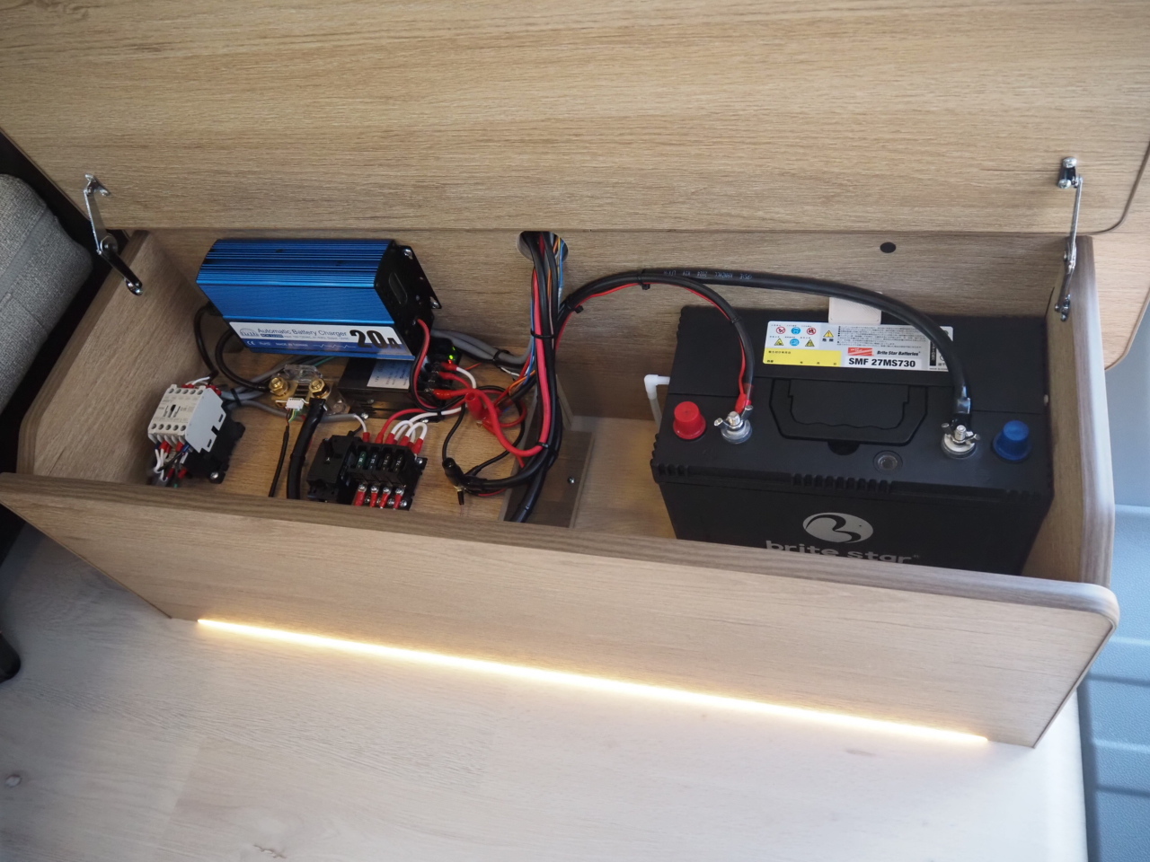 キャンピングカーバンコン