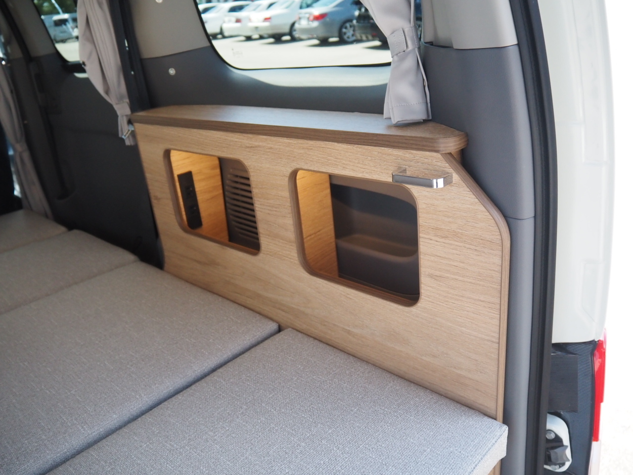 キャンピングカーバンコン