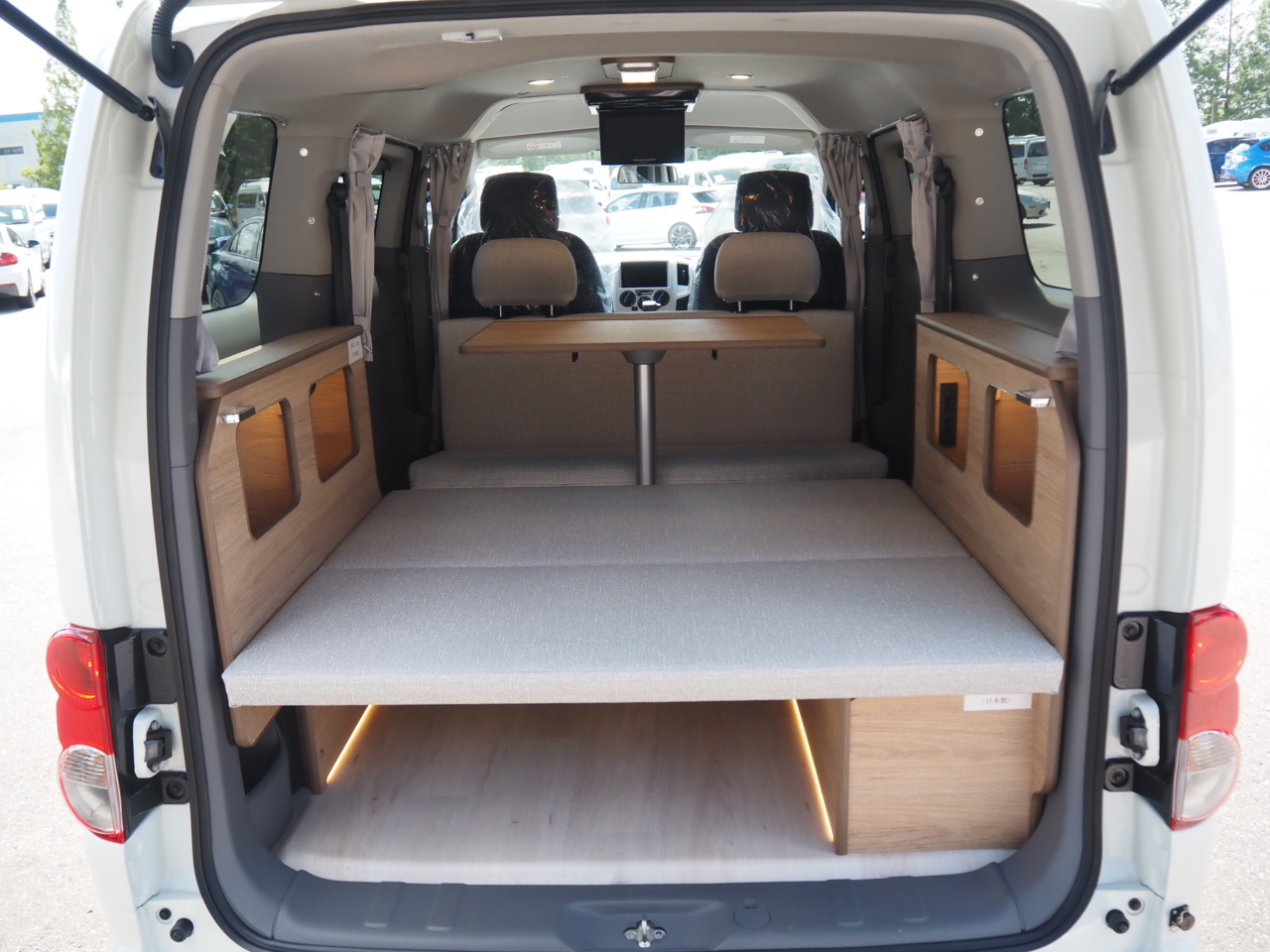 キャンピングカーバンコン