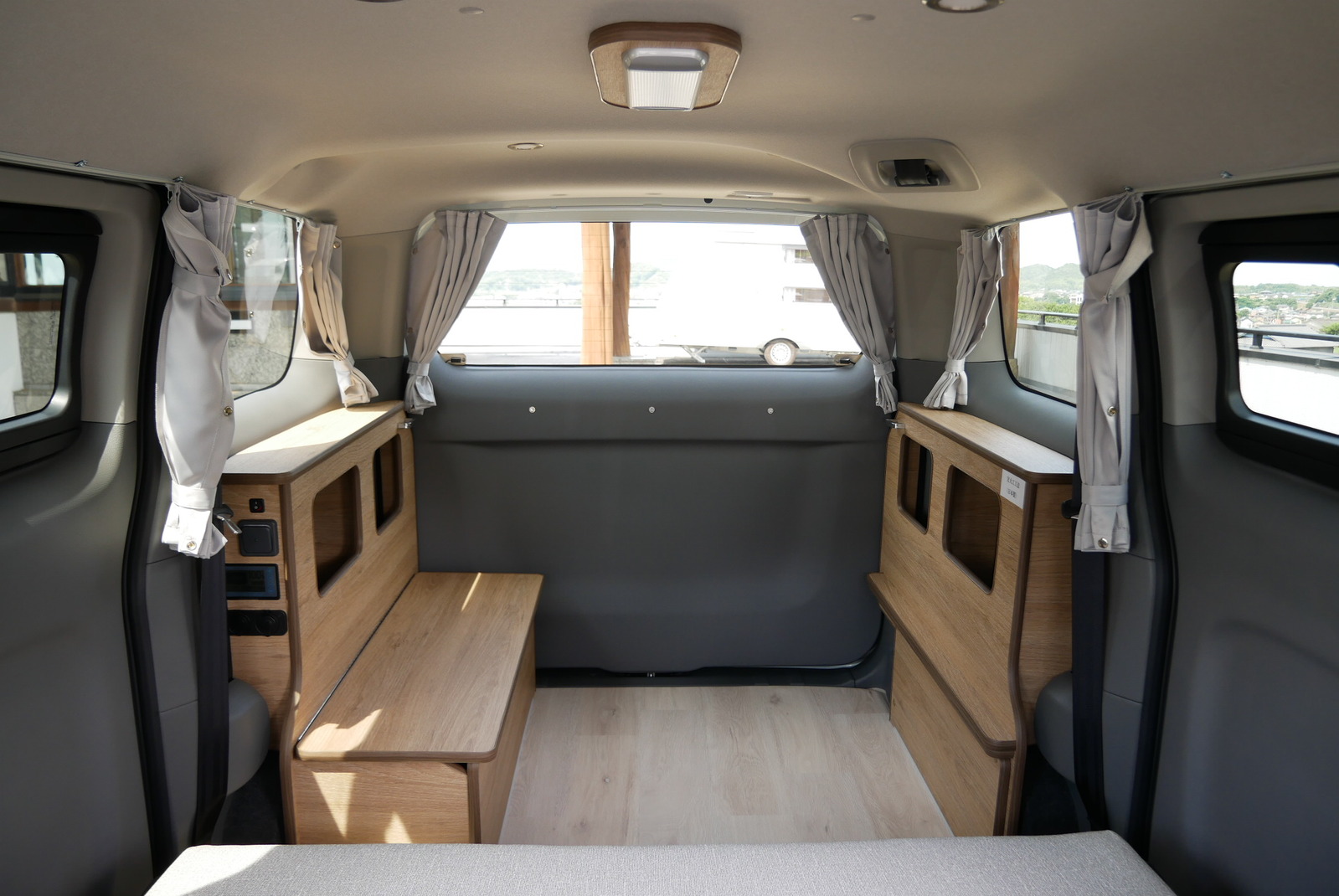 キャンピングカーバンコン