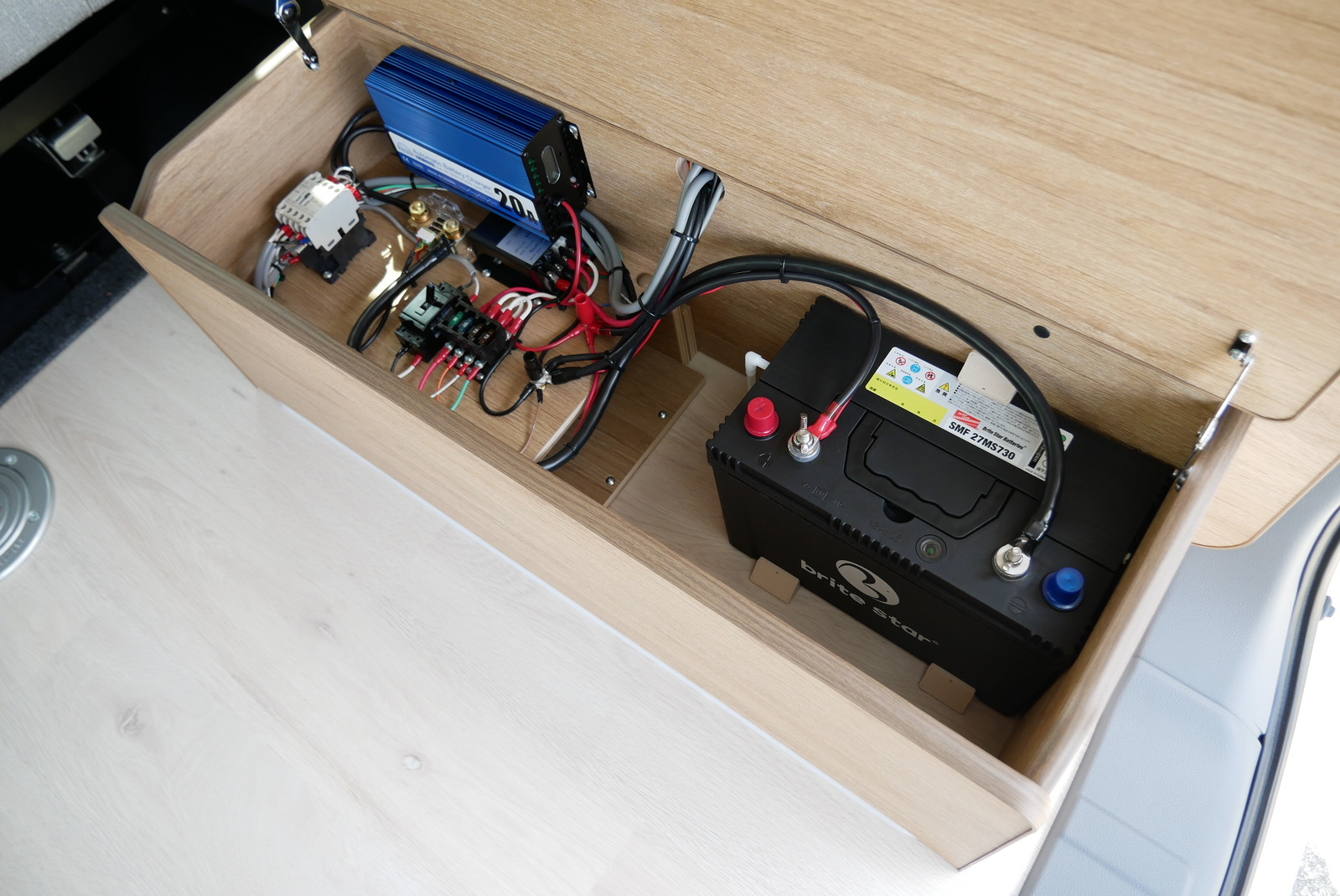 キャンピングカーバンコン